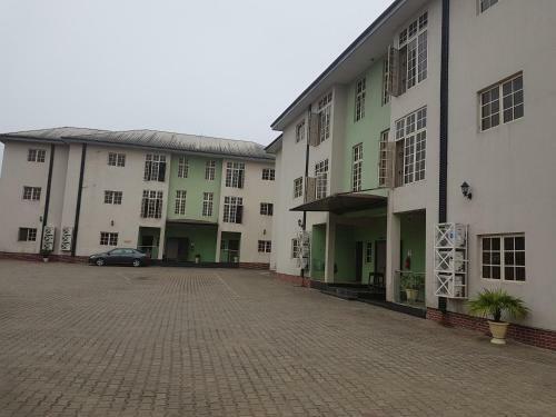 Hotel Grace Garden Apartments