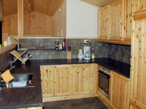 Two-bedroom Holiday Home In Lyngdal 2