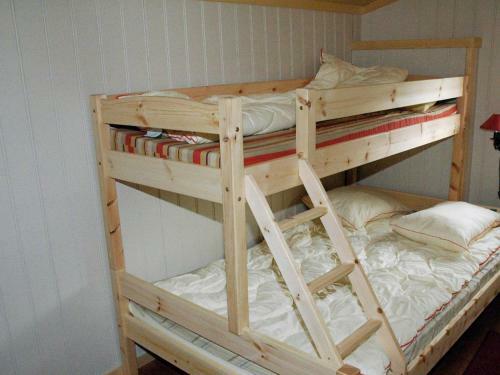 Two-bedroom Holiday Home In Lyngdal 2