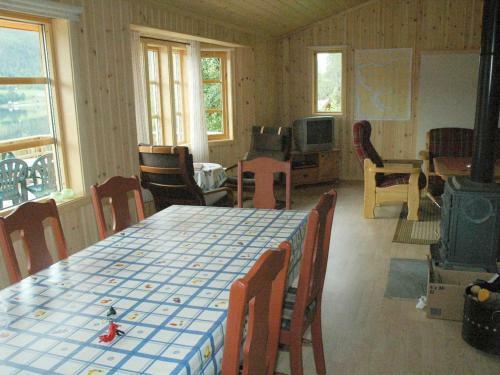 Two-bedroom Holiday Home In Lyngdal 2