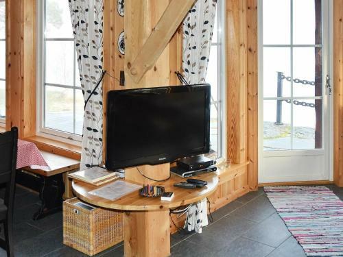 Three-bedroom Holiday Home In Blaks�ter