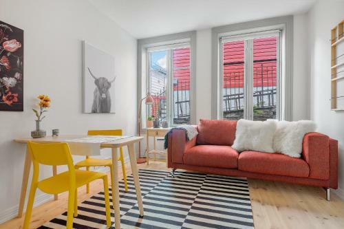 Lo Apartments