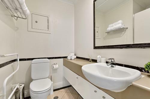 Modern One Bedroom Apartment Auckland City Centre
