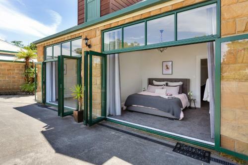Deloraine Stone Cottage