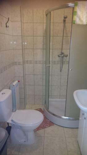 Hostal Us?ugi Hotelowe Modlin Airport