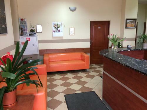 Hostal Us?ugi Hotelowe Modlin Airport