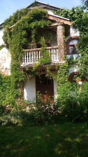 Hostal Dworek ?w. Antoniego II