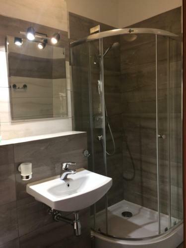 Hostal Hotelik - Modlin Airport