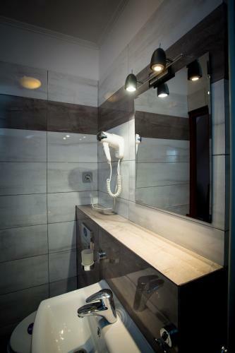 Hostal Hotelik - Modlin Airport