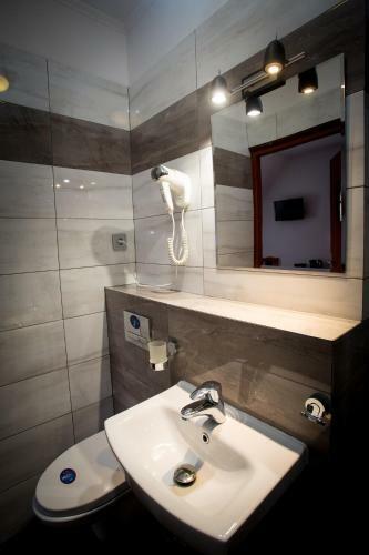 Hostal Hotelik - Modlin Airport