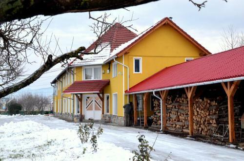 Hostal Cazare La Troita
