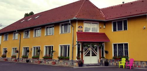 Hostal Cazare La Troita