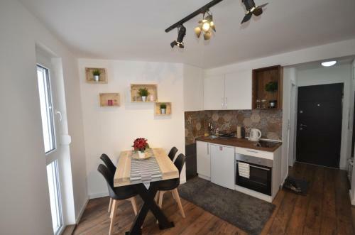 Clean&cozy Apartmani Divcibare