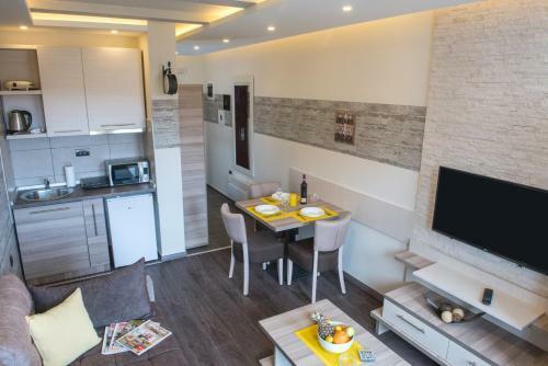 Marrilux Apartments