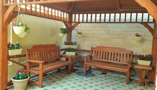 Hostal Avghust Guest House