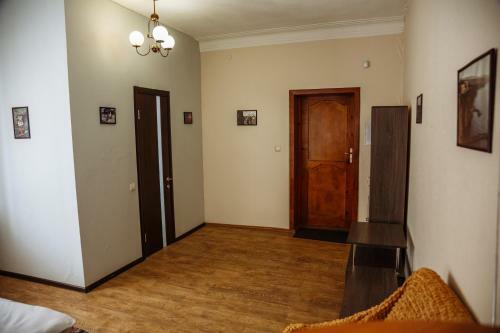 Dom Hostel