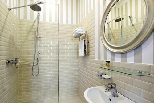 Vincent Hotel