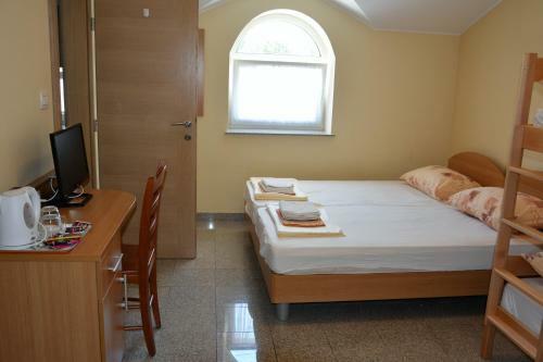Rooms Hrpelje
