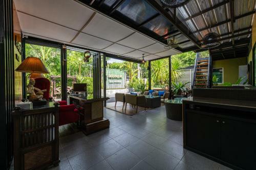 Hotel Les Palm Waterfall Pool Villa