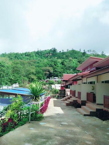Hotel Buran Phucheefah Resort