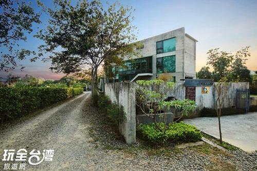 Erchuan Lakeside Cafe Guesthouse