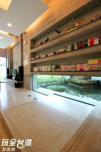Erchuan Lakeside Cafe Guesthouse