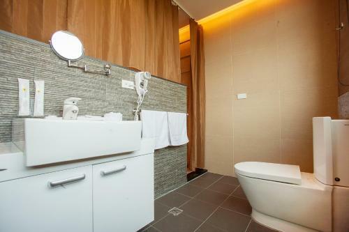 823 Tourist Hotel