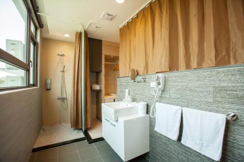823 Tourist Hotel