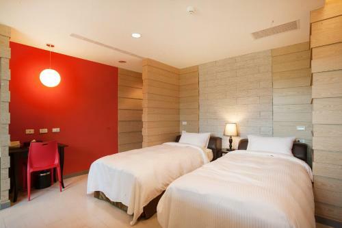 823 Tourist Hotel