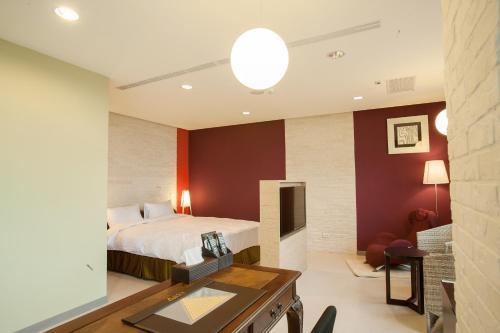 823 Tourist Hotel