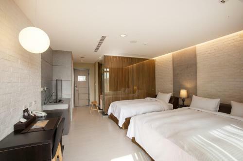 823 Tourist Hotel