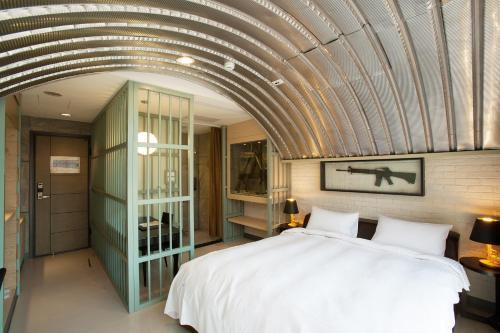 823 Tourist Hotel