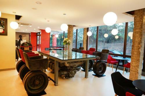 823 Tourist Hotel