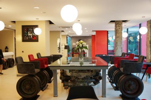 823 Tourist Hotel