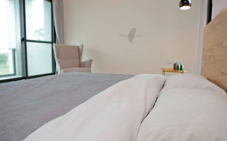 Hotel Less Is More