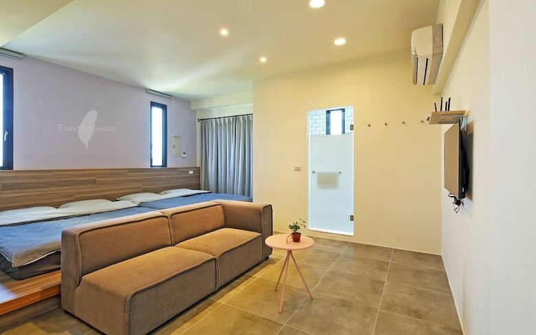 Hotel Less Is More