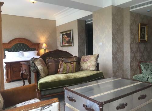 No. 6 Baowanglai Hotel
