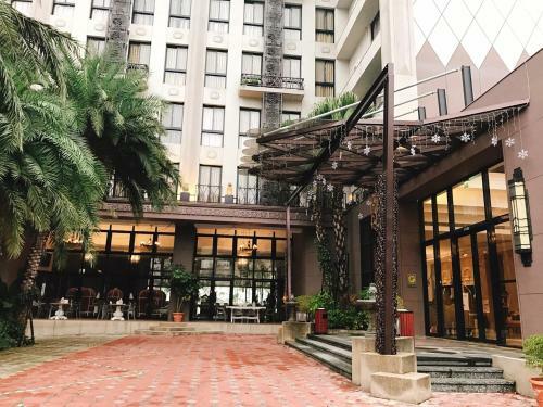 No. 6 Baowanglai Hotel