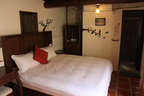 Longmen Inn Bed And Breakfast