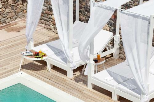 Cunda Pur Beyaz Hotel