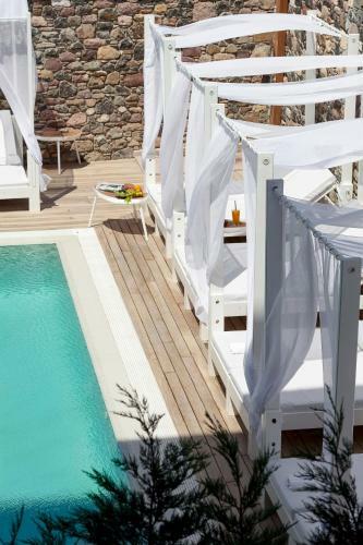 Cunda Pur Beyaz Hotel