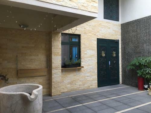 Hostal Tainan B&B Hall West Centra