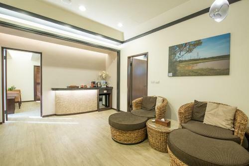 Shangri Longluan Lake One B&B