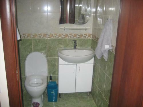 Hostal Oselya Guest House