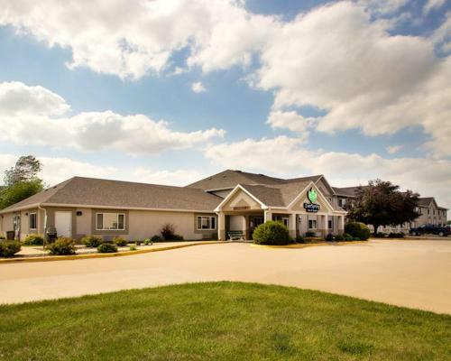 Hotel Everspring Inn & Suites