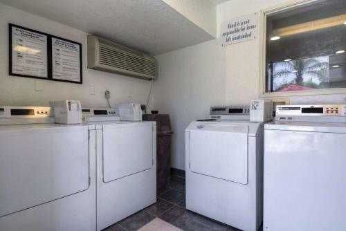 Hotel Motel 6 Riverside West