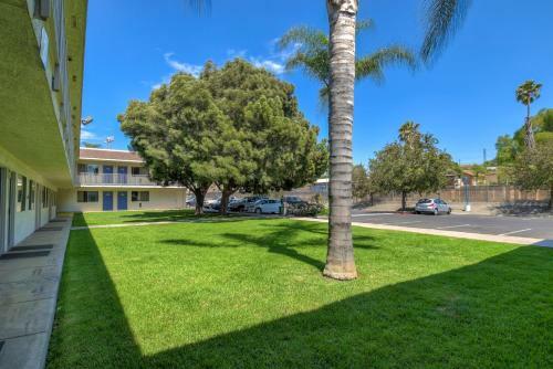 Hotel Motel 6 Riverside West
