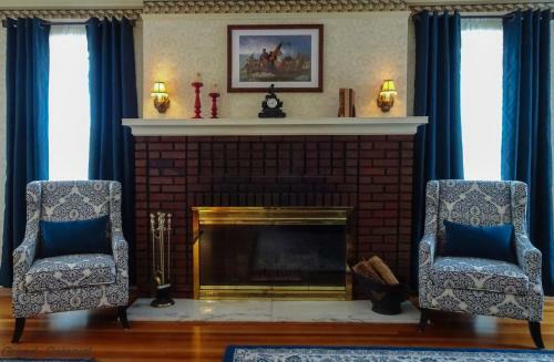 Grand Colonial Bed And Breakfast