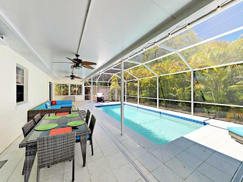 2123 Temple St Home