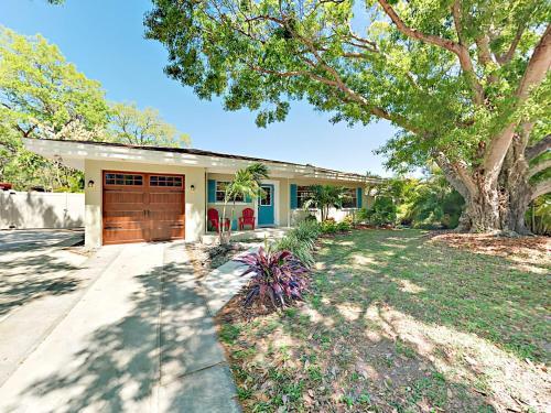 2123 Temple St Home